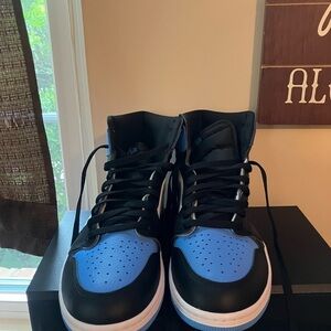 Men's Black and Blue Sneakers